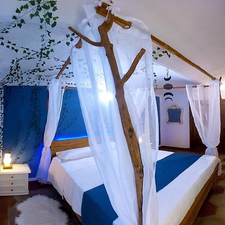 Отель Fairy Castle Castelnuovo Don Bosco Экстерьер фото